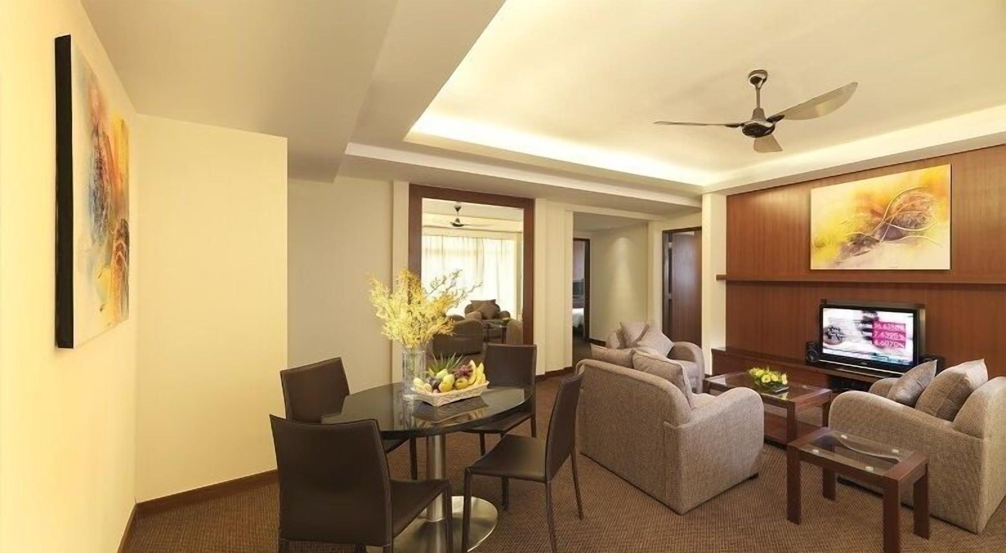 เดอะ การ์เดน อะ เซนต์ ไจล์ ซิกเนเจอร์ โฮเต็ลแอนด์เรสซิเดนซ์ กัวลาลัมเปอร์ Hotel ภายนอก รูปภาพ A typical suite at the hotel
